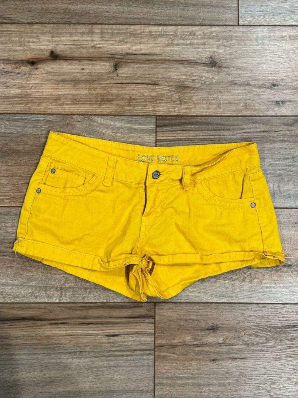 LOVE NOTES 2000s Y2k Style Yellow Low-rise Denim Short Shorts | Size 8